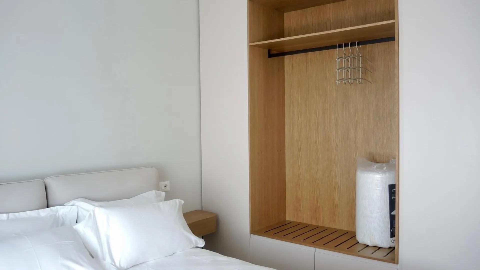 Villa Safira Dıraç 0*,  Arnavutluk