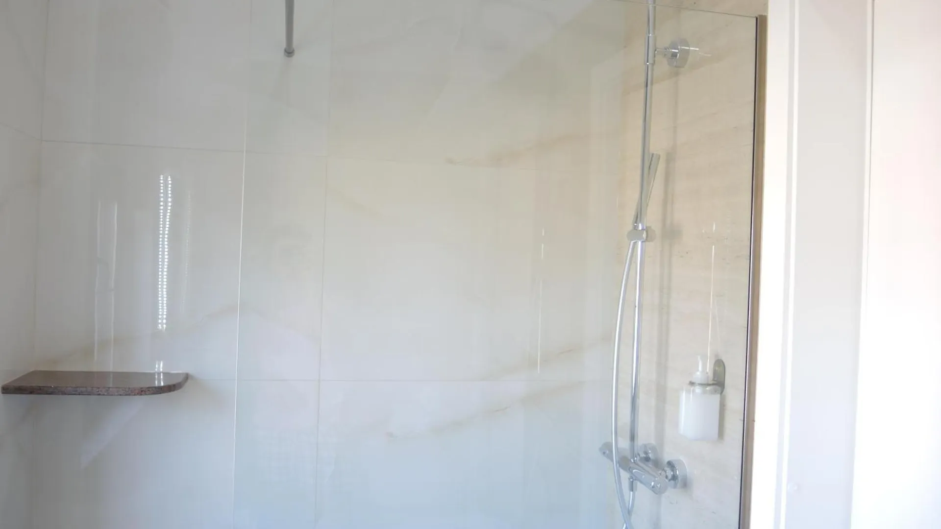 Apart Otel Villa Safira Dıraç Arnavutluk