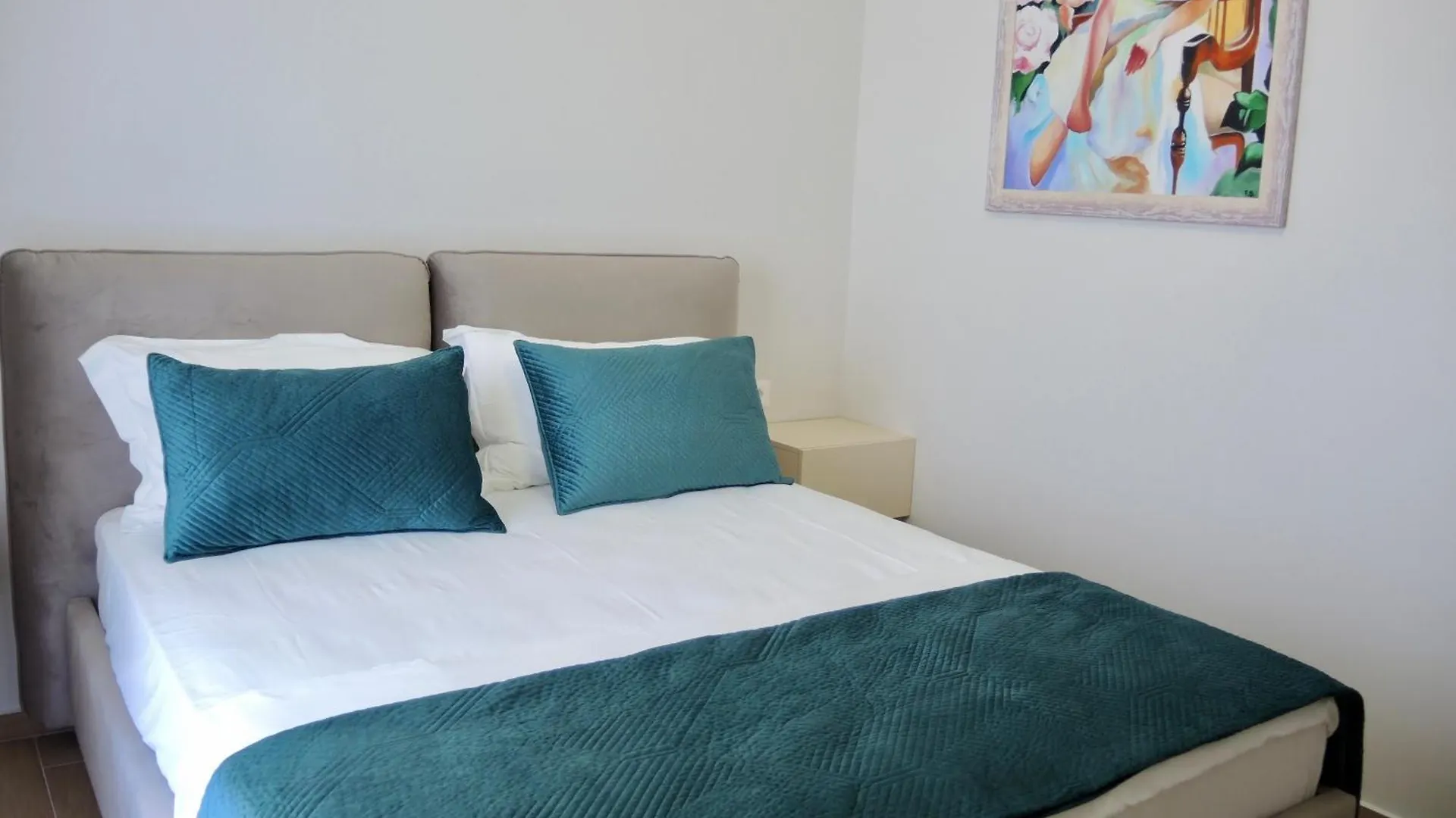 Villa Safira Dıraç 0*,