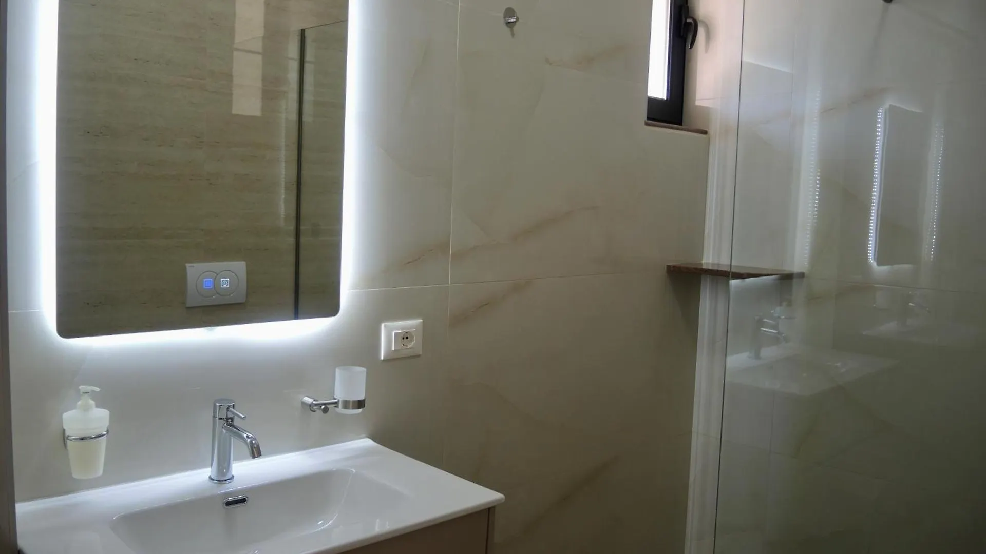 Apart Otel Villa Safira Dıraç Arnavutluk